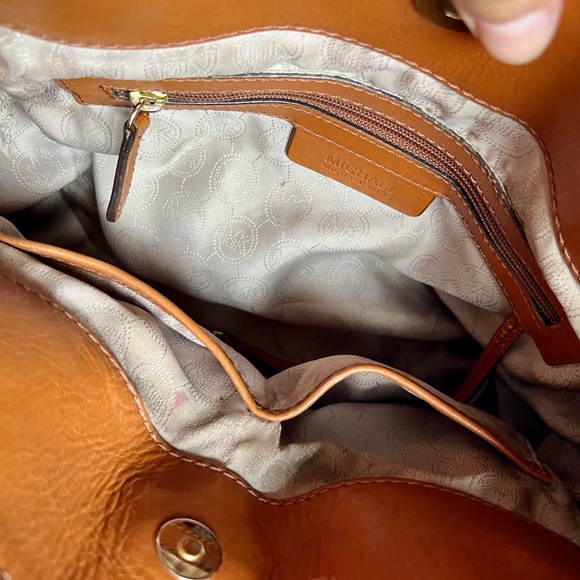 Michael Kors | Lock and Key Good Condition Purse - Picture 12 of 15